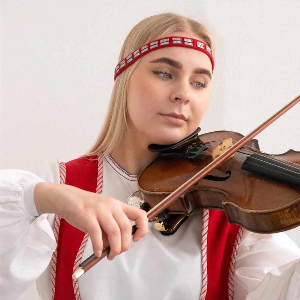 Anna Hietaranta viulisti.jpg